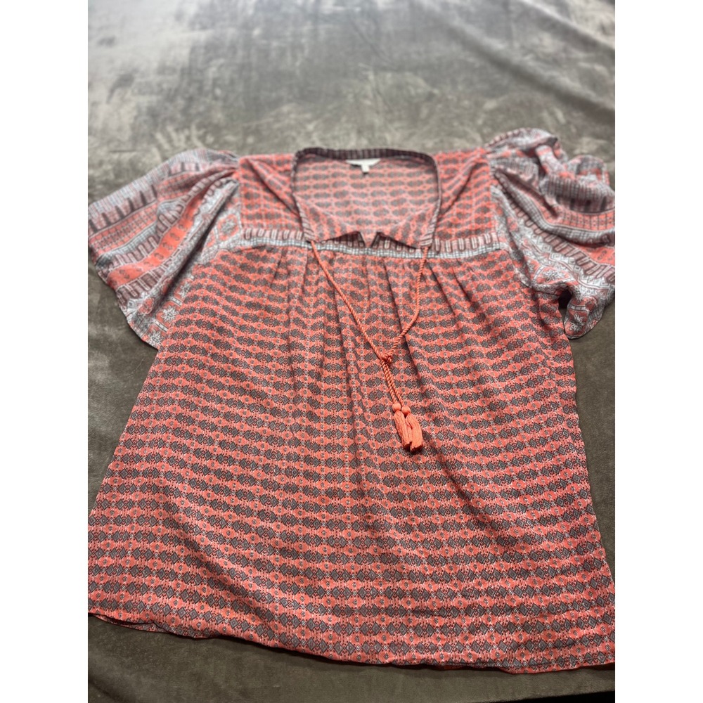 Lucky Brand Women's‎ 2X Blouse Coral Gray Print Short Sleeve Tassel Tie Neck